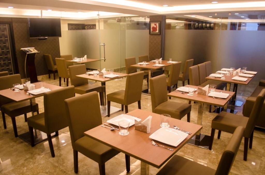 Hotel Comfotel Kalküta Dış mekan fotoğraf