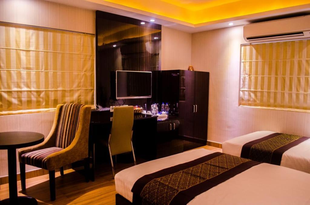 Hotel Comfotel Kalküta Dış mekan fotoğraf