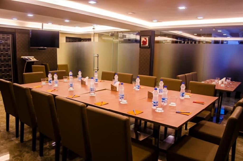 Hotel Comfotel Kalküta Dış mekan fotoğraf