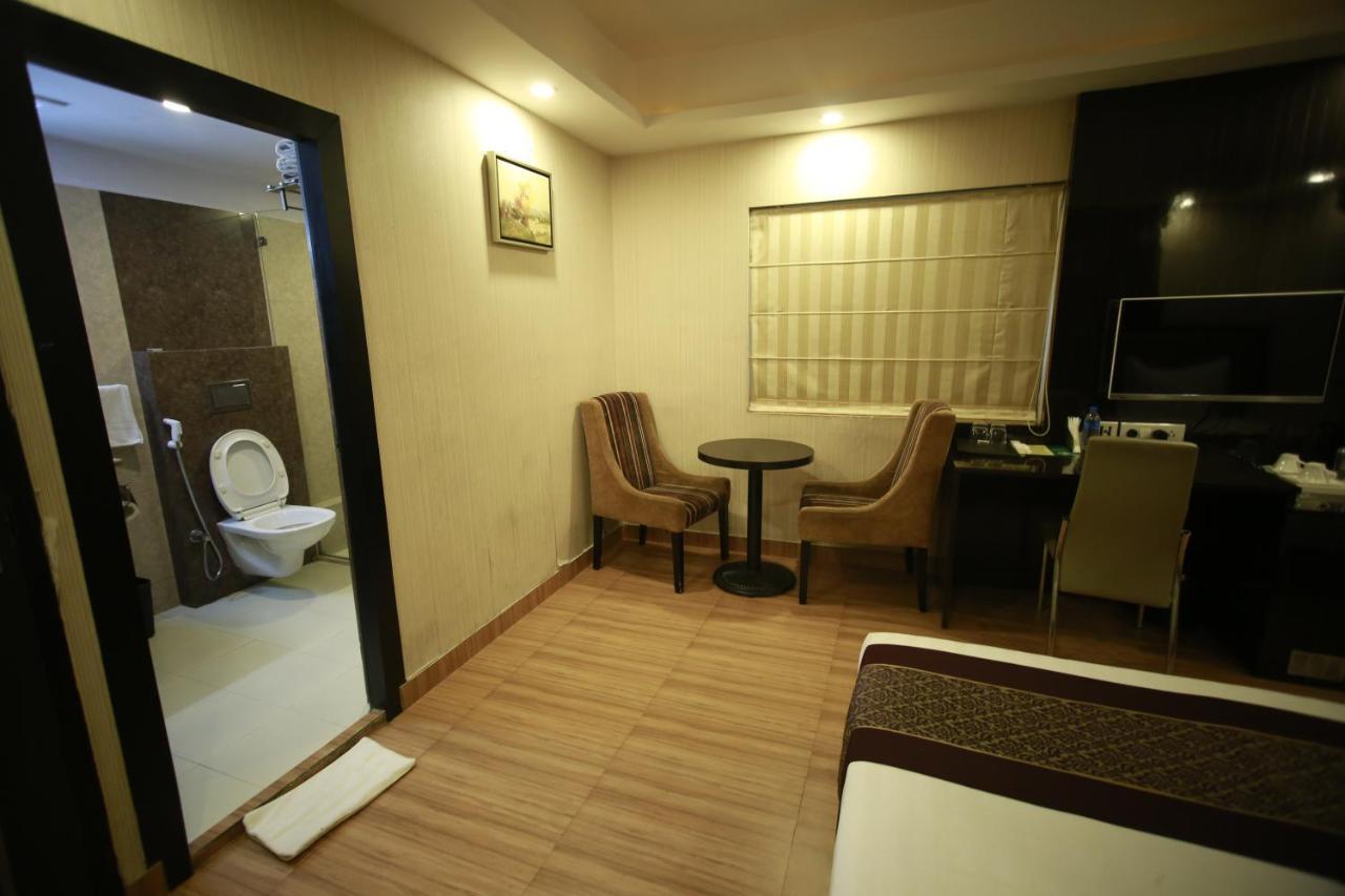 Hotel Comfotel Kalküta Dış mekan fotoğraf