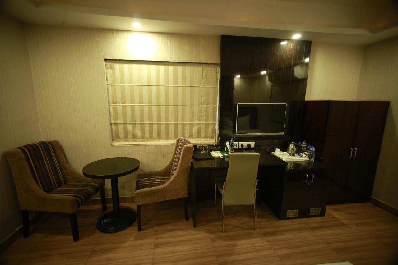 Hotel Comfotel Kalküta Dış mekan fotoğraf