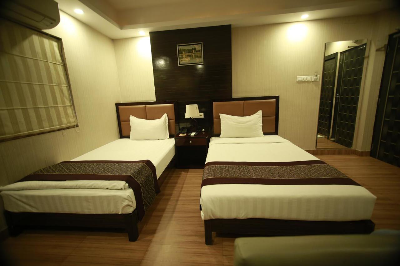 Hotel Comfotel Kalküta Dış mekan fotoğraf