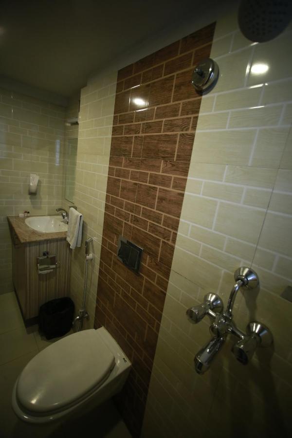 Hotel Comfotel Kalküta Dış mekan fotoğraf