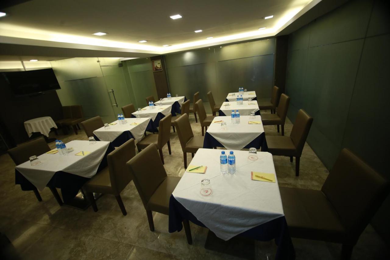 Hotel Comfotel Kalküta Dış mekan fotoğraf